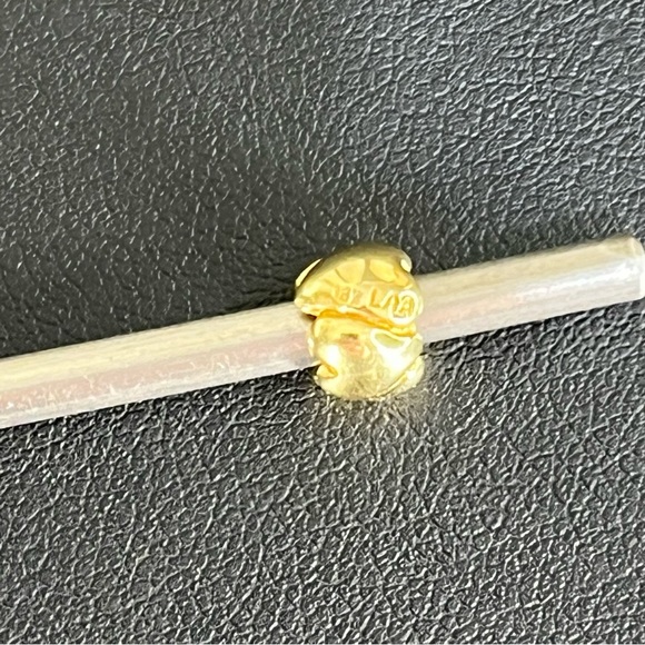 Trollbeads Retired Heart, Small, Gold Bead- 21118 - Picture 7 of 7